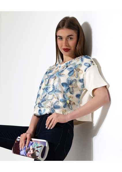 Çiçek Tül Detaylı Nakışlı Bluz T-Shirt