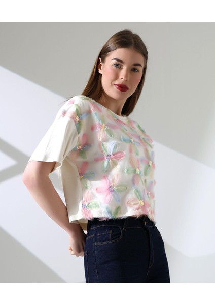 Çiçek Tül Detaylı Nakışlı Bluz T-Shirt fırsatları