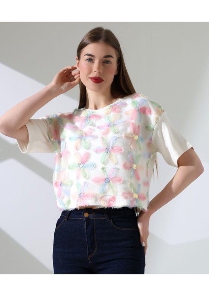 Çiçek Tül Detaylı Nakışlı Bluz T-Shirt indirimleri