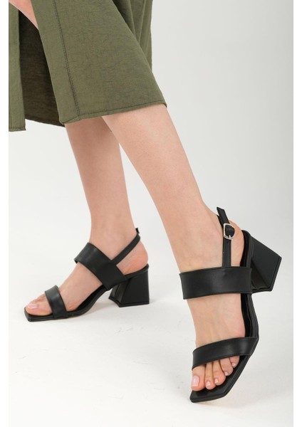 Astrid Siyah Renk Çift Bantlı Topuklu Kadın Sandalet fırsatları