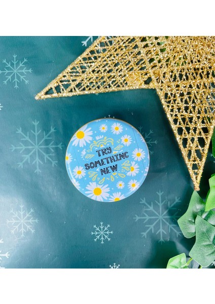 Mavi Papatya Tasarımlı Kokulu Teneke Mum fırsatları