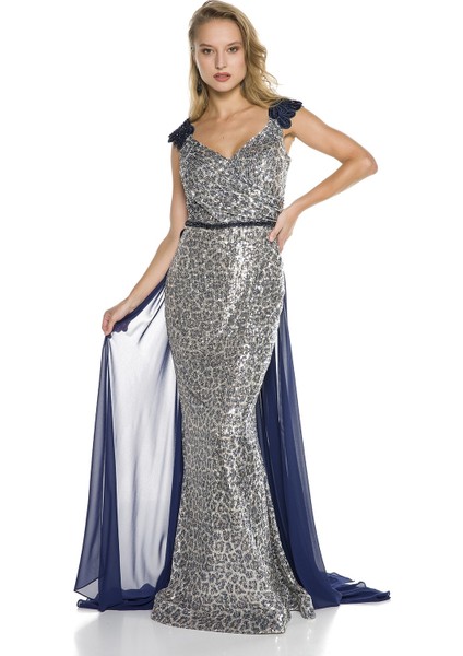 Siyah Omuz ve Bel Işlemeli Kuyruklu V Yaka Balık Abiye 36