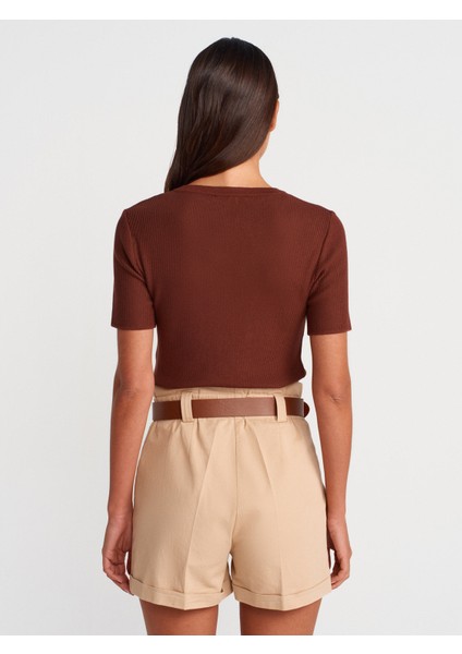 71635 Beli Lastikli Kemerli Şort-Camel
