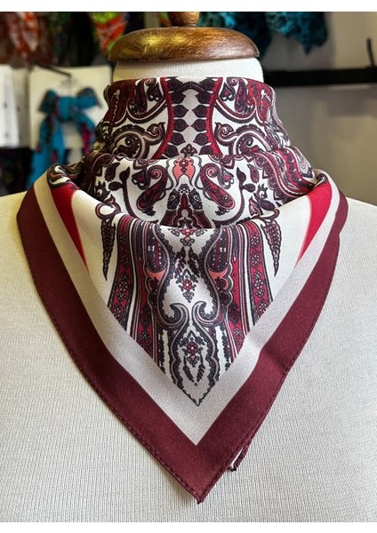 Anneler Günü Hediyesi - Anneye Isme Özel Deri Defter Fincan Fular Çikolata Hediye Seti fırsatları