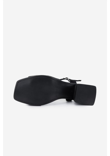 Kadın Deri Siyah Süet Topuklu Sandalet 838 481 Bn Sndlt Y25 Sıyah Suet fırsatları