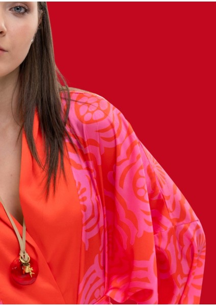 Dinamik Pembe Kimono