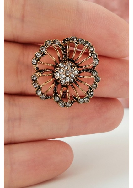 Elmas Montür Küçük Çiçek Yüzük modelleri