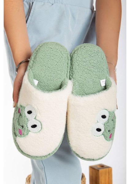 Kadın Kurbağa Figürlü Sessiz Taban Peluş Ev Terliği