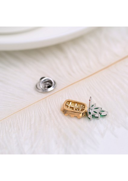 Küçük Ananas Broş Pin Moda Sevimli Basit Çok Yönlü Dış Giyim Aksesuarı (Yurt Dışından) fırsatları