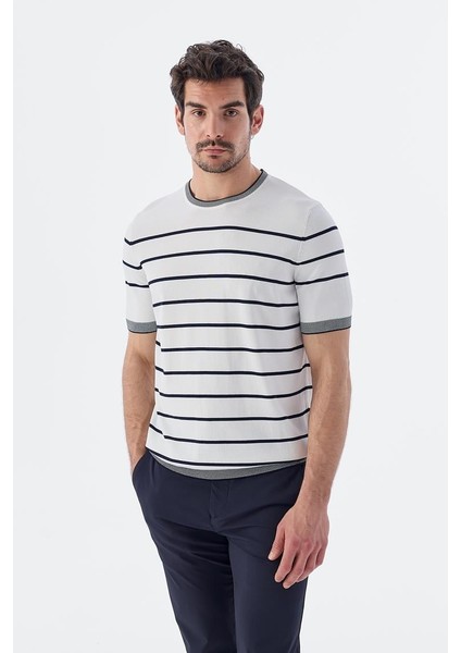 Beyaz Lacivert Slim Fit Bisiklet Yaka Çizgili Triko T-Shirt
