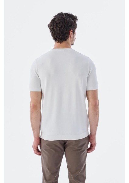 Beyaz Slim Fit Bisiklet Yaka Desenli Triko T-Shirt fırsatları
