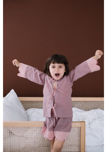 Scallop Pembe Lila Çizgili Dilimli Bebe Yakalı Gömlek Kız Çocuk Pijama Üstü