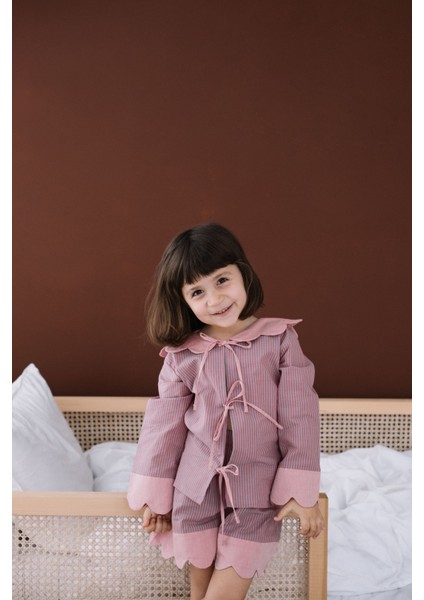 Scallop Pembe Lila Çizgili Dilimli Bebe Yakalı Şort Kız Çocuk Pijama Altı