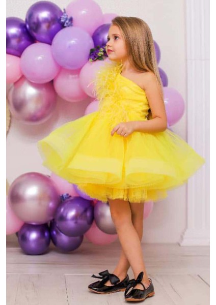 Kız Çocuk Omuzdan Göğse Tüylü Tek Omuz Eteği Kabarık Tüllü Sarı Abiye modelleri