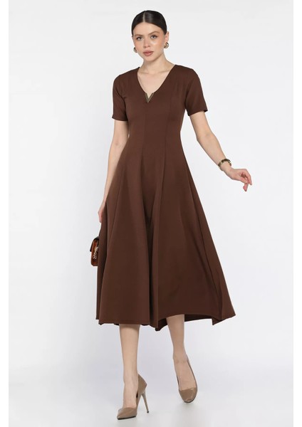 V Yaka Aksesuarlı Kısa Kol Elbise P-00016146 fiyatları