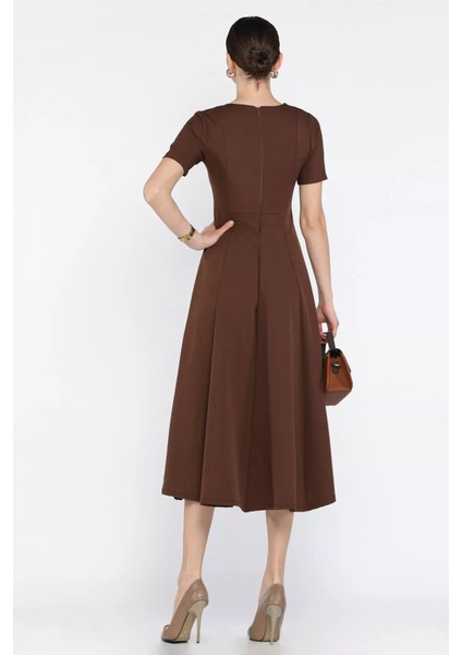 V Yaka Aksesuarlı Kısa Kol Elbise P-00016146 modelleri