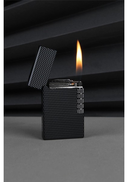 Kabartmanlı Işlemli Desenli Siyah Gazlı Çakmak - 25CAK110TA05