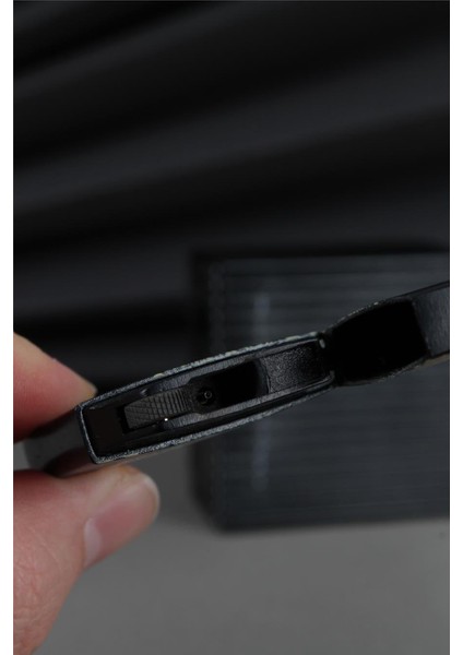 Kapaklı Baskılı Tasarım Siyah Gazlı Çakmak - 25CAK132TC04 fırsatları