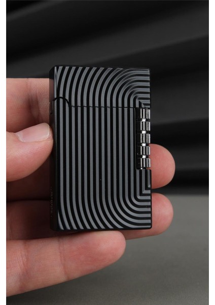 Kabartmalı Geometrik Desenli Siyah Gazlı Çakmak - 25CAK110TA01