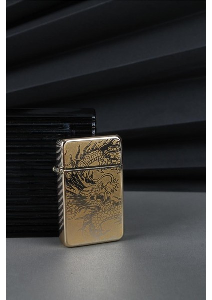 Kapaklı Özel Tasarım Altın Gazlı Çakmak - 25CAK129M02