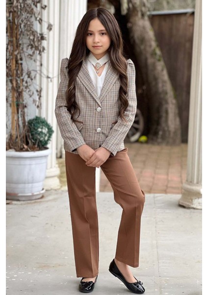 Kız Çocuk Yakası Açık ve Taş Detaylı Bluz Ekose Çizgi Blazer Ceket Kemerli Taba Alt Üst Takım