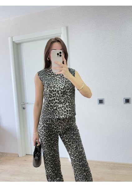 Leopar Desenli Düğmeli Bluzlu Pantolon Ikili Takım -Leopar