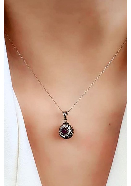 Kök Yakut Taşlı Swarovski Taş Detaylı Gümüş Kolye