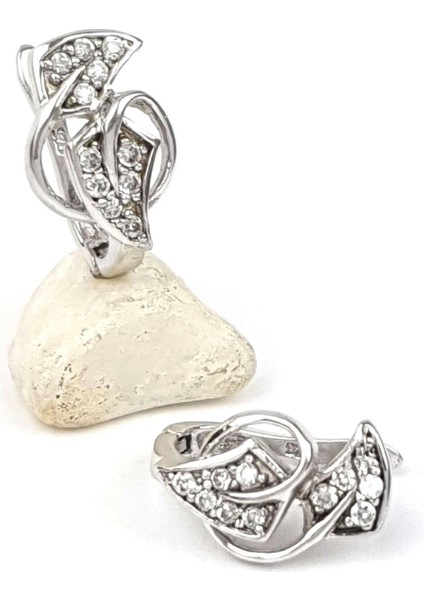 Altın işçiliğinde gümüş zirkon taşlı küpe