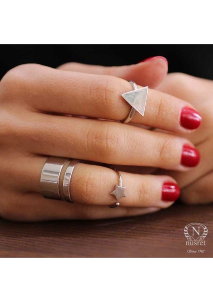 925 Ayar Gümüş Minik Üçgen Yüzük, Beyaz