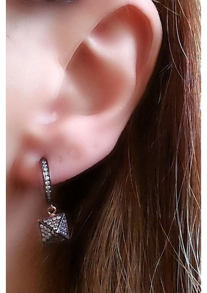 Lila zirkon taşlı üç boyutlu gümüş rose trend küpe fiyatları