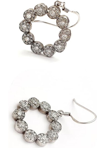 Pırlanta ışıltısında zirkon taşlı 925 ayar gümüş çiçek küpe fiyatları