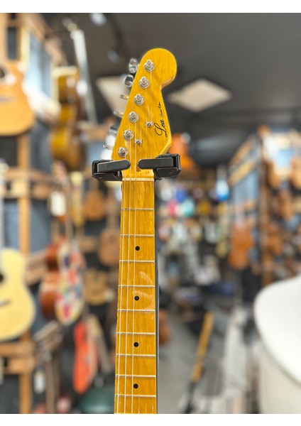 Stratocaster Beyaz Renk 3 Sigle Manyetik modelleri