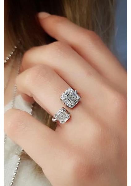 Zirkon taşlı ayarlanabilir Pırlanta ışıltısında gümüş yüzük