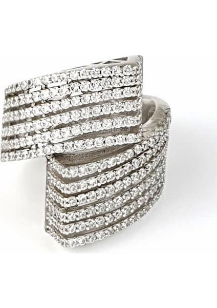 Pırlanta ışıltısında lüks zirkon taşlı tasarım gümüş yüzük fiyatları