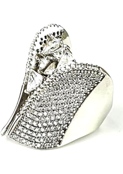 Tasarım gümüş pırlanta ışıltısında lüks yüzük fiyatları