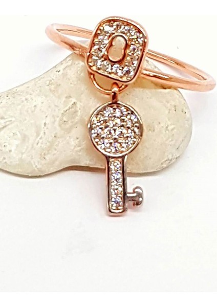 anahtar kilit figürlü sallantılı gümüş yüzük