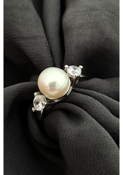 Zirkon taş detaylı gümüş inci yüzük fiyatları