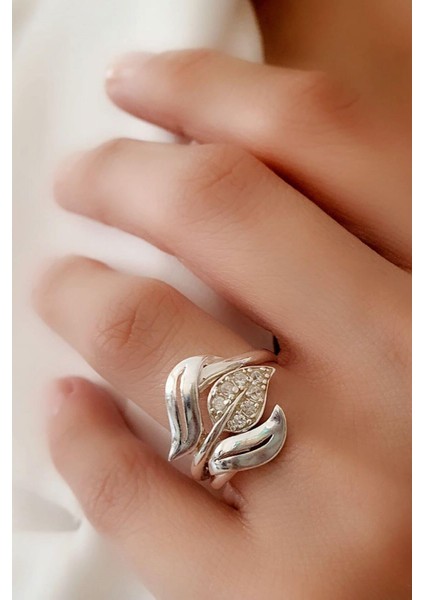 gümüş zirkon taş detaylı yaprak yüzük