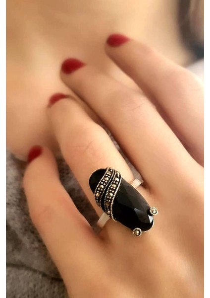 Granat taşlı gümüş tasarım yüzük