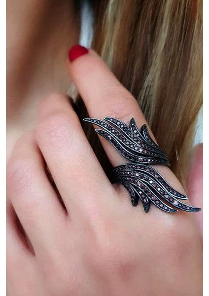 Granat taşlı siyah rodajli italyan tasarimi lüks gümüş yüzük