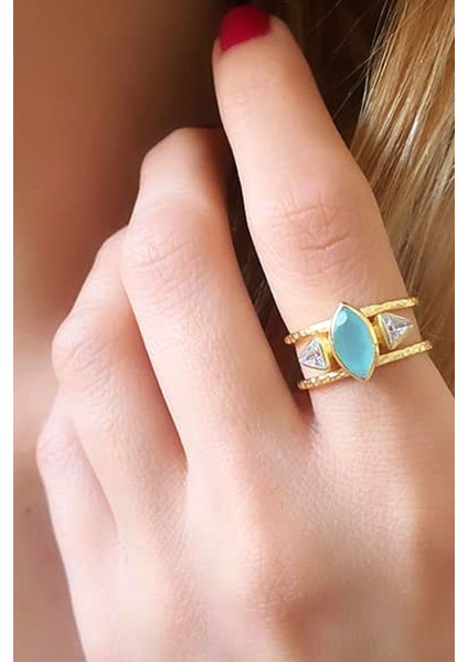 Kalsedon ve zirkon taşlı gümüş üzerine altın kaplama el isi yüzük