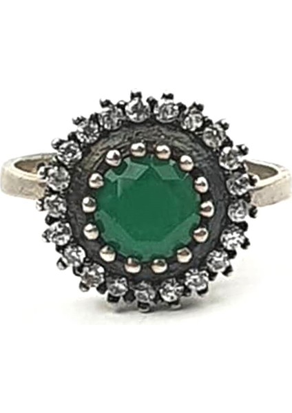 Kök zümrüt taşlı gümüş yüzük fiyatları