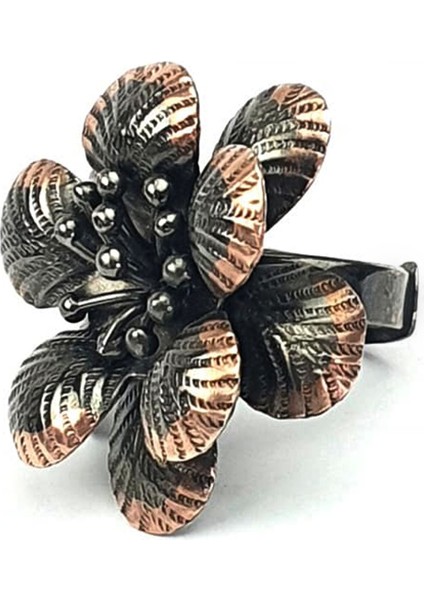 Çiçek figürlü özel tasarım siyah rodajlı rose detayli gümüş ayarlanabilir yüzük modelleri