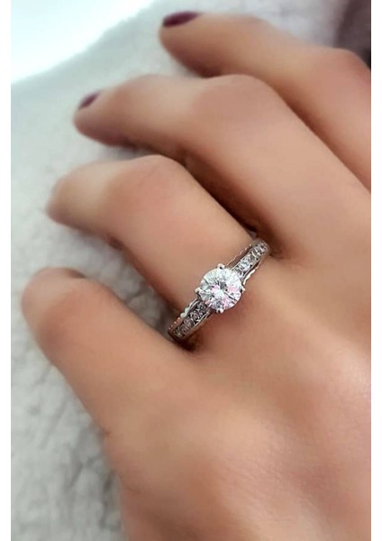 Zirkon taşlı gümüş tek taş yüzük