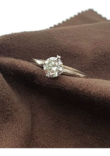 pırlanta ışıltısında zirkon taşlı gümüş tek taş yüzük fiyatları