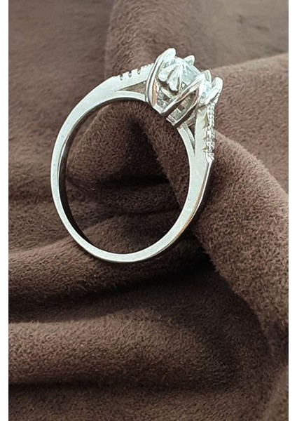 Swarovski Taşlı Gümüş Tek Taş Yüzük