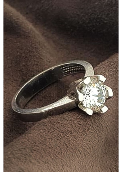 Swarovski Taşlı Gümüş Tek Taş Yüzük