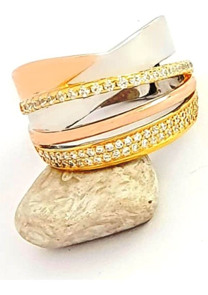 altın işçiliğinde italyan tasarımı gümüş üzerine rose altın kaplama zirkon taş detaylı 3 renk yüzük modelleri