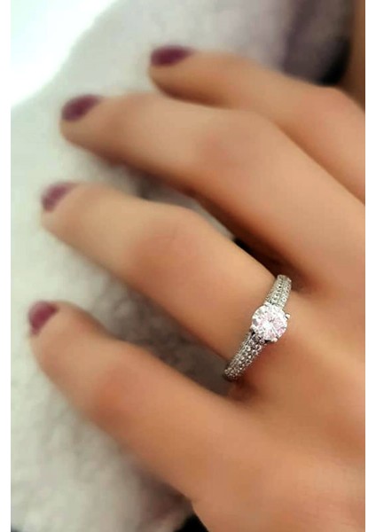 Zirkon taşlı gümüş tek taş yüzük