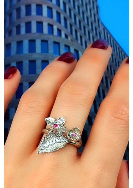 Çiçek figürlü gümüş el işi tasarım yüzük